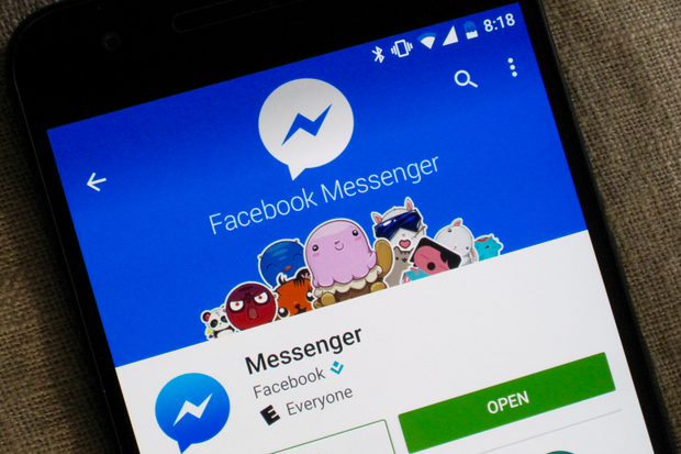 Facebook cho phép chào bán sản phẩm trên Messenger. Ảnh: ibtimes.co.uk