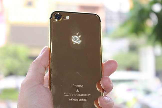 Thời gian mạ vàng iPhone 7 mất khoảng 6 ngày với 10 công đoạn.