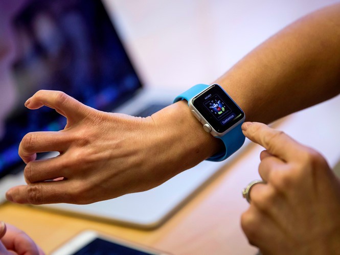 Apple Watch sắp tới sẽ có khả năng điều khiến các thiết bị- (Ảnh: BUSINESS INSIDER).