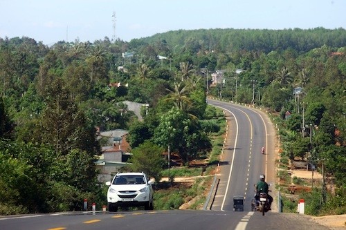 Một đoạn đường Hồ Chí Kinh qua Tây Nguyên- (Ảnh: Báo giao thông).