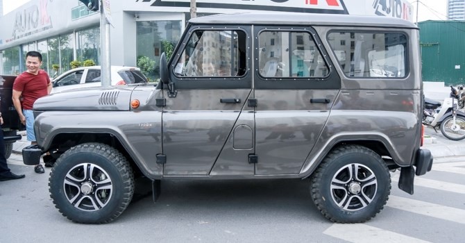 UAZ Hunter mới về Việt Nam chiều qua