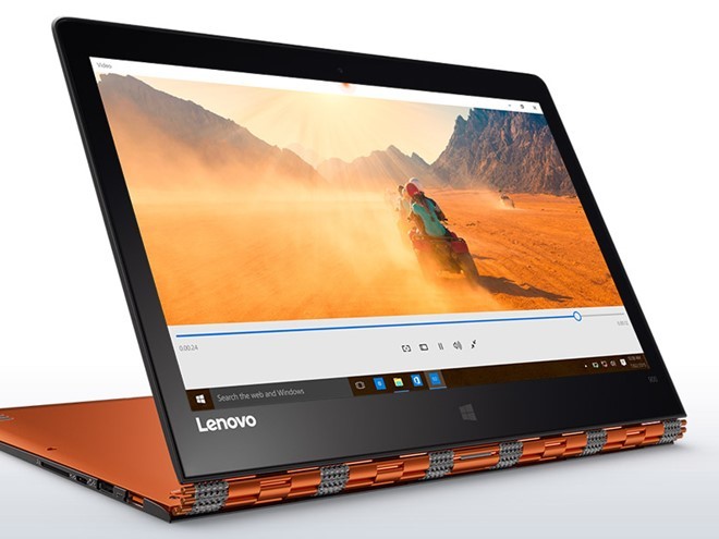 Lenovo Yoga 900: Thiết kế bản lề độc đáo giúp Yoga 900 có thể xoay 360 độ, tăng sự tiện dụng cho người dùng. Có khá nhiều màu cho người dùng chọn lựa như cam, vàng champagne hay bạc kim loại.