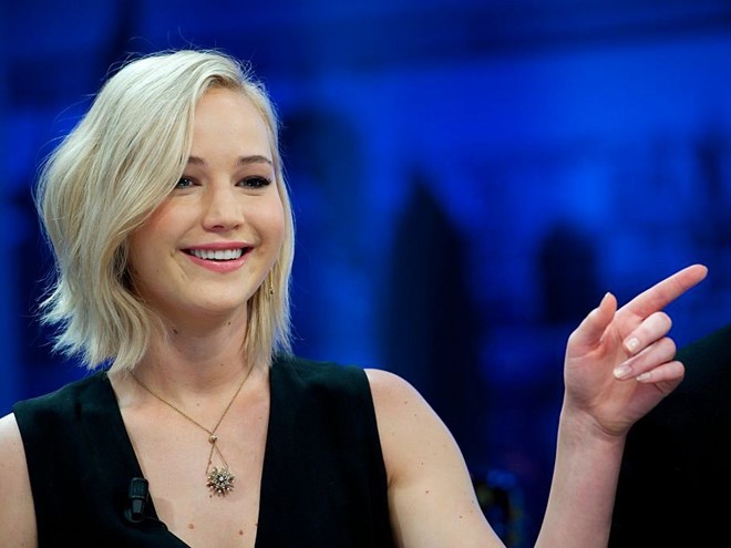 Jennifer Lawrence- Năm 2014, trên đài phát thanhBBC, Lawrence trần tình, “Tôi không giỏi làm quen với công nghệ cho lắm. Điện thoại, email hay Twitter đều trở nên quá sức đối với tôi”. Jennifer Lawrence- Năm 2014, trên đài phát thanhBBC, Lawrence trần tình, “Tôi không giỏi làm quen với công nghệ cho lắm. Điện thoại, email hay Twitter đều trở nên quá sức đối với tôi”.