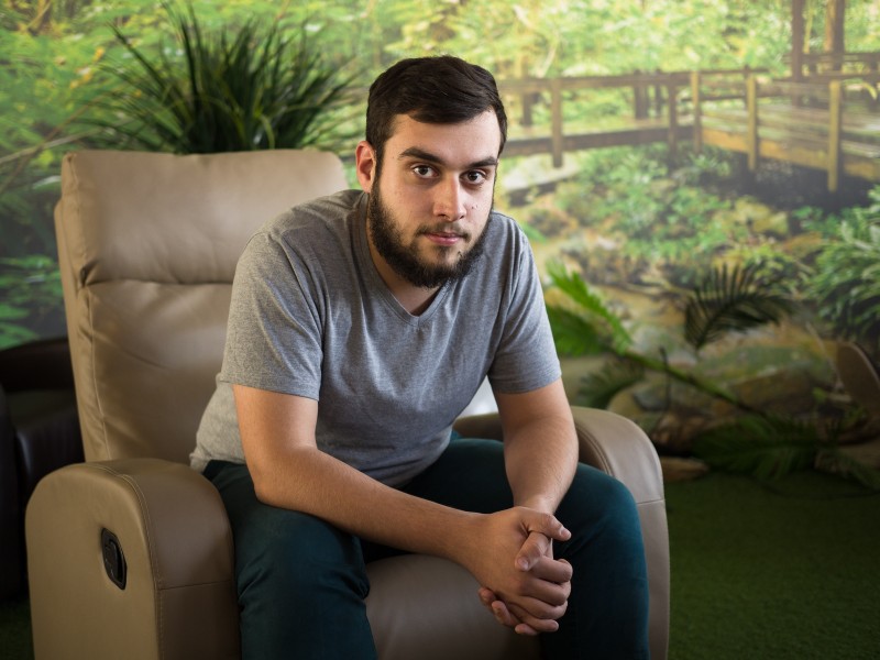 So thử ảnh chụp chân dung giữa iPhone 7 Plus và máy ảnh 1.600 USD ảnh 12