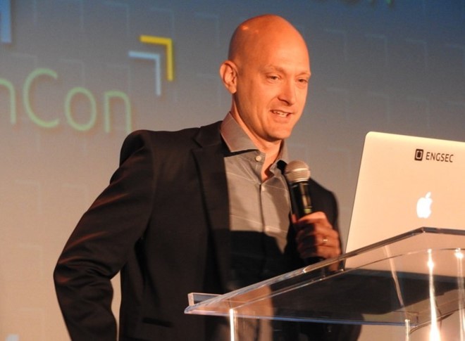 Charlie Miller là 'sát thủ' của các sản phẩm Apple.