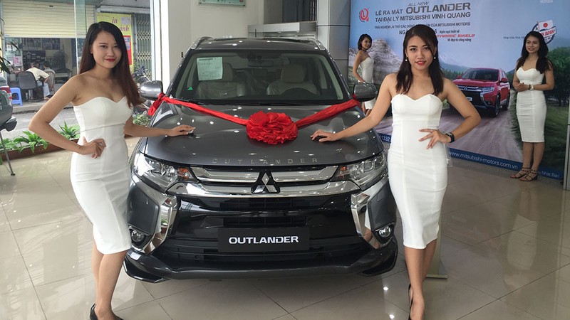 Các hãng ôtô tung khuyến mãi cuối năm ảnh 4