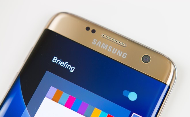 Camera trước trên S8 có thể lại là một cuộc cách mạng. Ảnh: Android Authority.