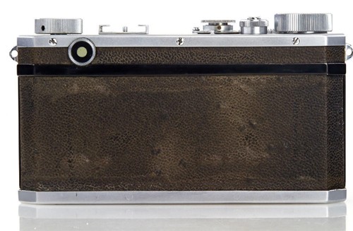 Thân máy chưa bị cũ nhiều theo thời gian và vẫn hoạt động được. Thân máy chưa bị cũ nhiều theo thời gian và vẫn hoạt động được.