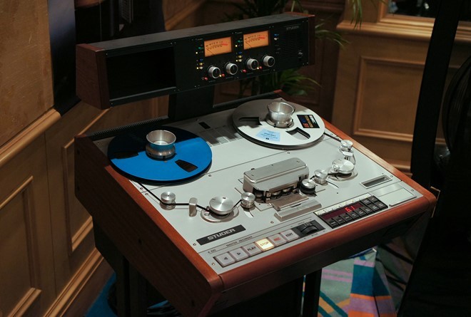 Thậm chí, nguồn phát từ băng cối cũng được trưng bày. Điểm đặc biệt của triển lãm này so với một vài sự kiện âm thanh thông thường là các hội thảo chuyên đề như cách thiết lập một hệ thống nghe đĩa nhựa tiêu chuẩn hay kinh nghiệm tối ưu hóa hệ thống nghe nhạc tại gia.