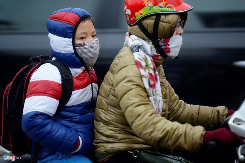 Những kiểu chống rét khi đưa trẻ đến trường ảnh 1 Những kiểu chống rét khi đưa trẻ đến trường ảnh 1