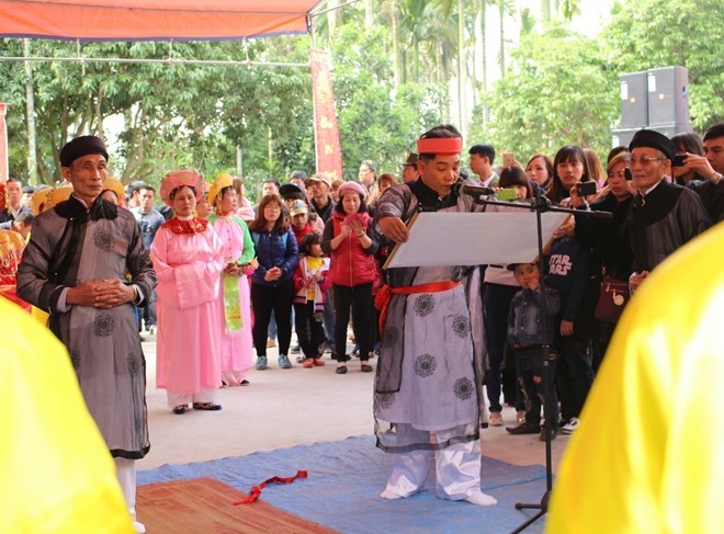 Anh nông dân Nguyễn Văn Cương đọc hịch văn minh thề bằng chất giọng hào sảng Anh nông dân Nguyễn Văn Cương đọc hịch văn minh thề bằng chất giọng hào sảng