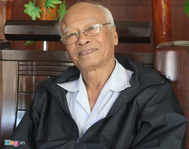 'Không ai dám tự ý in phông nền mừng Phó giám đốc Sở'