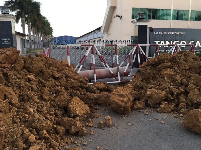 Hình ảnh Công ty Tango Candy bị "khủng bố" - Ảnh: Dân Việt Hình ảnh Công ty Tango Candy bị "khủng bố" - Ảnh: Dân Việt