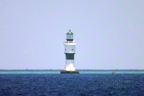 Cận cảnh tòa nhà 9 tầng Trung Quốc xây dựng trái phép trên bãi đá Huy Gơ ảnh 6 Cận cảnh tòa nhà 9 tầng Trung Quốc xây dựng trái phép trên bãi đá Huy Gơ ảnh 6