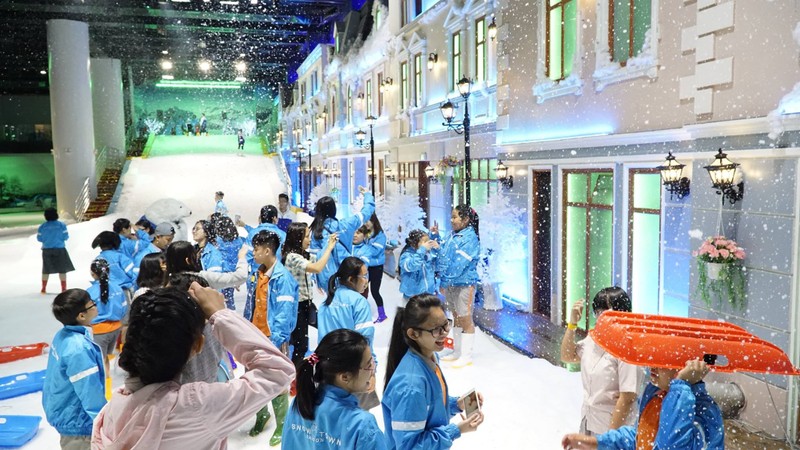 Du khách vui chơi ở Snow Town Sài Gòn. (Ảnh: Internet)