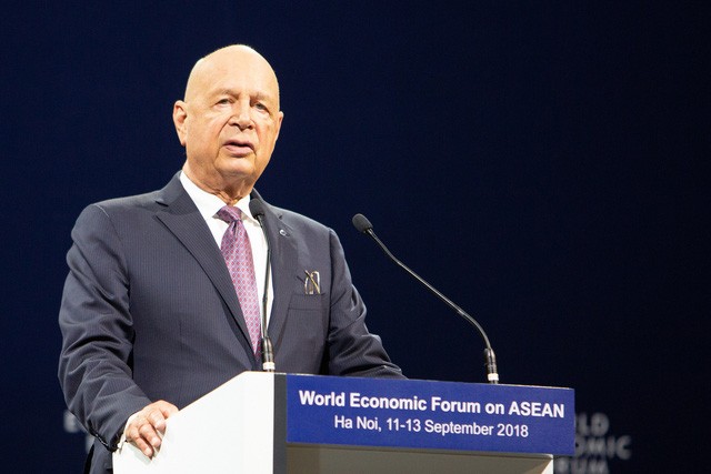 Bộ trưởng trẻ nhất Malaysia, nữ tỷ phú đầu tiên của Việt Nam và những giấc mơ bỏ ngỏ cho người trẻ - Ảnh 7. Bộ trưởng trẻ nhất Malaysia, nữ tỷ phú đầu tiên của Việt Nam và những giấc mơ bỏ ngỏ cho người trẻ - Ảnh 7.