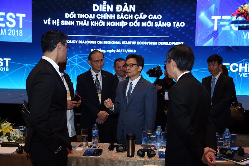 Phó Thủ tướng Vũ Đức Đam: Khắc phục việc dùng tiền NCKH tăng thu nhập ảnh 3 “Khi nhiều người cùng quan tâm về một vấn đề thì đó là cơ hội của các DN start-up”