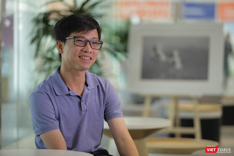 Năm 2011, Lê Viết Quốc được mời tham gia đồng sáng lập dự án Google Brain cùng nhà nghiên cứu AI nổi tiếng, Andrew Ng. (hiện là giám đốc nghiên cứu của Baidu). Năm 2011, Lê Viết Quốc được mời tham gia đồng sáng lập dự án Google Brain cùng nhà nghiên cứu AI nổi tiếng, Andrew Ng. (hiện là giám đốc nghiên cứu của Baidu).