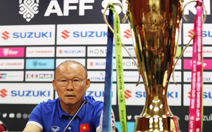 HLV Park Hang-seo: 'Trận đấu ngày mai sẽ rất đặc biệt' ảnh 1 HLV Park Hang-seo trong cuộc họp báo kỹ thuật sáng 10/12 ở Malaysia. Ảnh: Đức Đồng.