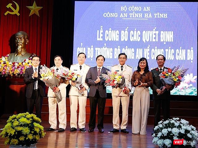Đại tá Võ Trọng Hải vừa được Bộ Công an trao quyết định bổ nhiệm Giám đốc Công an tỉnh Hà Tĩnh tháng 3/2019. Ảnh: Vương Trần.