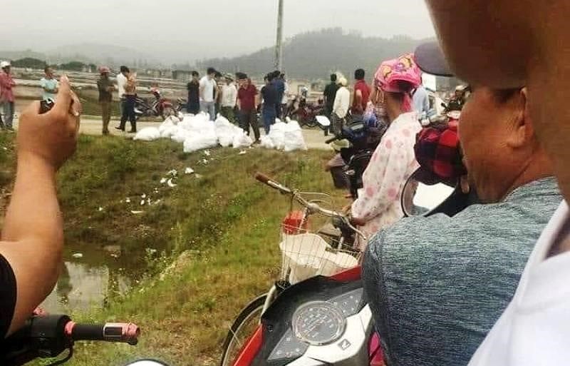 Bắt 3 người tháo chạy bỏ gần 1 tấn nghi là ma túy ở Nghệ An - ảnh 1