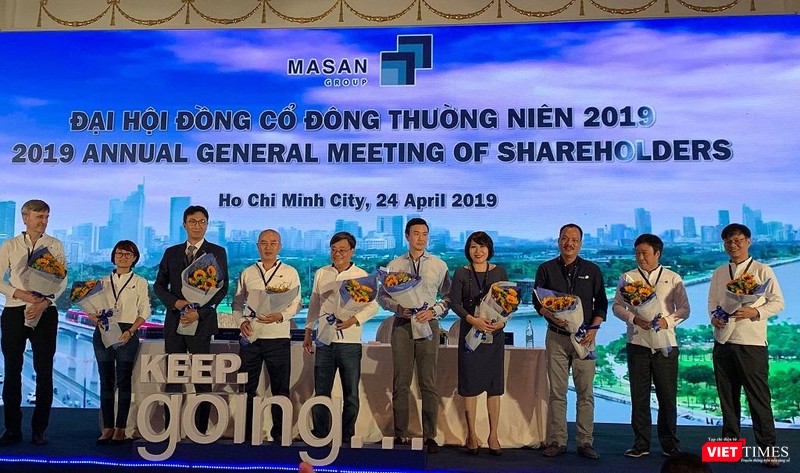 HĐQT nhiệm kỳ mới của MSN ra mắt các cổ đông. HĐQT nhiệm kỳ mới của MSN ra mắt các cổ đông.