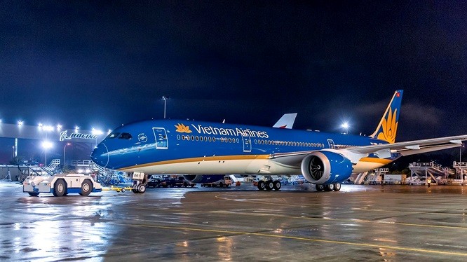Lịch đến của chuyến bay VN279 vào 22h15, còn lịch khởi hành của VN31 vào 22h30 cùng ngày, tức là chỉ cách nhau có 15 phút. (Nguồn ảnh: VNA) Lịch đến của chuyến bay VN279 vào 22h15, còn lịch khởi hành của VN31 vào 22h30 cùng ngày, tức là chỉ cách nhau có 15 phút. (Nguồn ảnh: VNA)