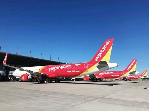 Cũng là hãng bay tư nhân nhưng Vietjet Air lại "điềm đạm" hơn hẳn Bamboo Airways trong kế hoạch khai thác đường bay Việt - Mỹ, bất chấp kinh nghiệm, tiềm lực và các lơi thế sẵn có. (Ảnh: Internet)