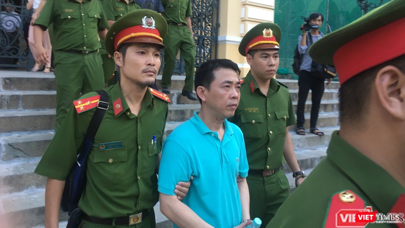 Doanh nhân Ngô Nhật Phương đã cung cấp nhiều tài liệu chứng minh lô thuốc H-Capita mà Công ty VN Pharma không phải là thuốc giả. Doanh nhân Ngô Nhật Phương đã cung cấp nhiều tài liệu chứng minh lô thuốc H-Capita mà Công ty VN Pharma không phải là thuốc giả.