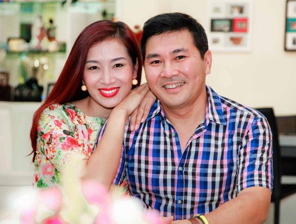 Vợ chồng doanh nhân Nguyễn Hoài Nam - Nguyễn Thị Thu Hương. Vợ chồng doanh nhân Nguyễn Hoài Nam - Nguyễn Thị Thu Hương.