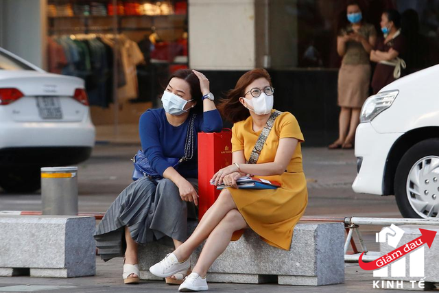 Oxford Economics: Tăng trưởng GDP Việt Nam sẽ giảm xuống 5,2% trong năm 2020 vì Covid-19, nhưng phục hồi trở lại 7,4% trong năm 2021 - Ảnh 4. Oxford Economics: Tăng trưởng GDP Việt Nam sẽ giảm xuống 5,2% trong năm 2020 vì Covid-19, nhưng phục hồi trở lại 7,4% trong năm 2021 - Ảnh 4.