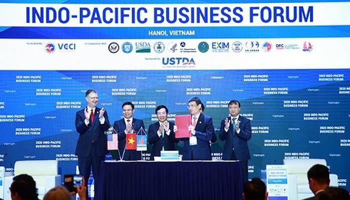 Việt Nam đã ký hàng loạt dự án LNG trị giá nhiều tỉ đô với đối tác Mỹ. Việt Nam đã ký hàng loạt dự án LNG trị giá nhiều tỉ đô với đối tác Mỹ.