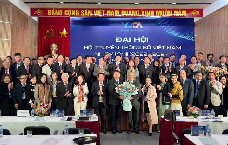 Ban Chấp hành VDCA nhiệm kỳ III ra mắt Đại hội.