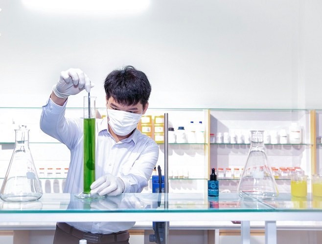 Bên trong phòng nghiên cứu, điều chế tại Detox Blanc