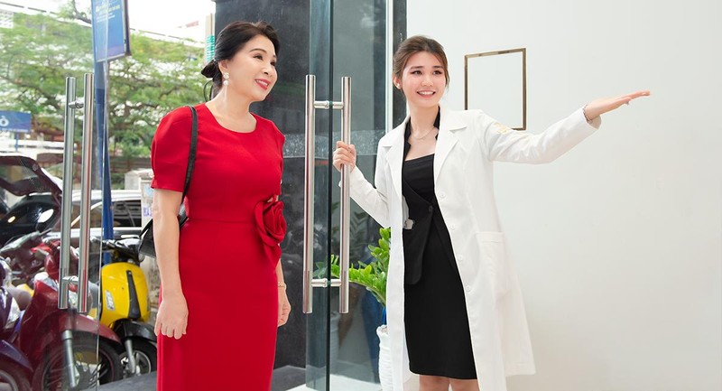 Nghệ sĩ Kim Xuân tìm đến Thẩm mỹ viện Quốc tế Linh Anh để “hồi sinh” nét xuân Nghệ sĩ Kim Xuân tìm đến Thẩm mỹ viện Quốc tế Linh Anh để “hồi sinh” nét xuân