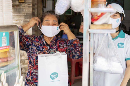 Đằng sau những khuyến mại giảm giá 30%, hoàn tiền 10% của các ví điện tử như Momo, Moca, VNPay...: Cuộc chiến đốt tiền khô máu chưa biết khi nào và ai là người chiến thắng! - Ảnh 4. Đằng sau những khuyến mại giảm giá 30%, hoàn tiền 10% của các ví điện tử như Momo, Moca, VNPay...: Cuộc chiến đốt tiền khô máu chưa biết khi nào và ai là người chiến thắng! - Ảnh 4.