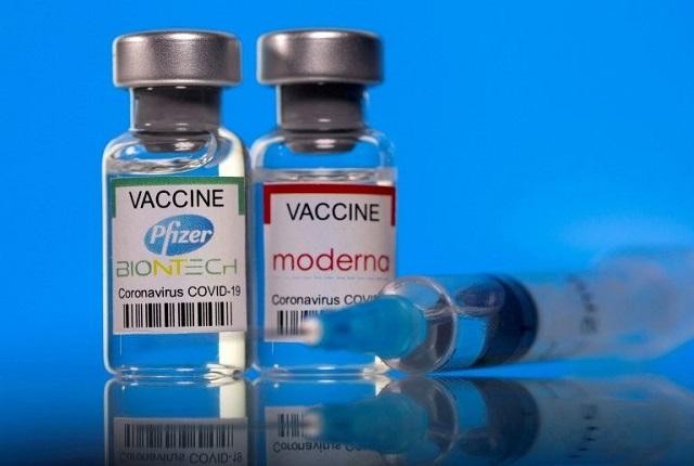 Vaccine Pfizer và Moderna. Ảnh: Reuters Vaccine Pfizer và Moderna. Ảnh: Reuters