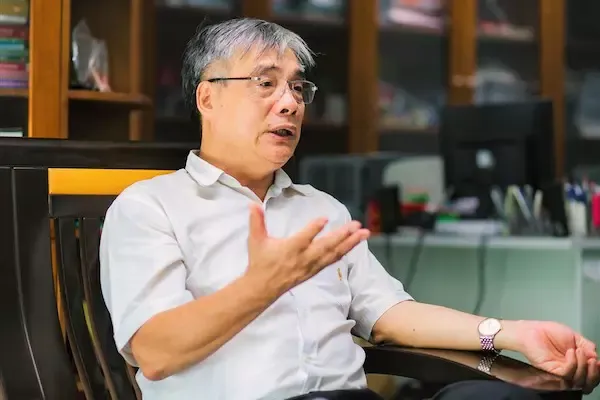 TS Trần Đình Thiên: Trong nền kinh tế chuyển đổi sang thị trường, chuyển đổi hình thái tài sản đất đai là cơ hội lớn nhất, ai tận dụng được thì sẽ giàu nhanh chóng TS Trần Đình Thiên: Trong nền kinh tế chuyển đổi sang thị trường, chuyển đổi hình thái tài sản đất đai là cơ hội lớn nhất, ai tận dụng được thì sẽ giàu nhanh chóng