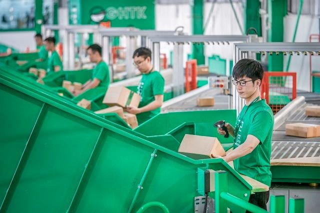 Chiến lược của GHTK là tập trung vào đơn hàng của các nhà bán hàng vừa và nhỏ. Ảnh: GHTK Chiến lược của GHTK là tập trung vào đơn hàng của các nhà bán hàng vừa và nhỏ. Ảnh: GHTK