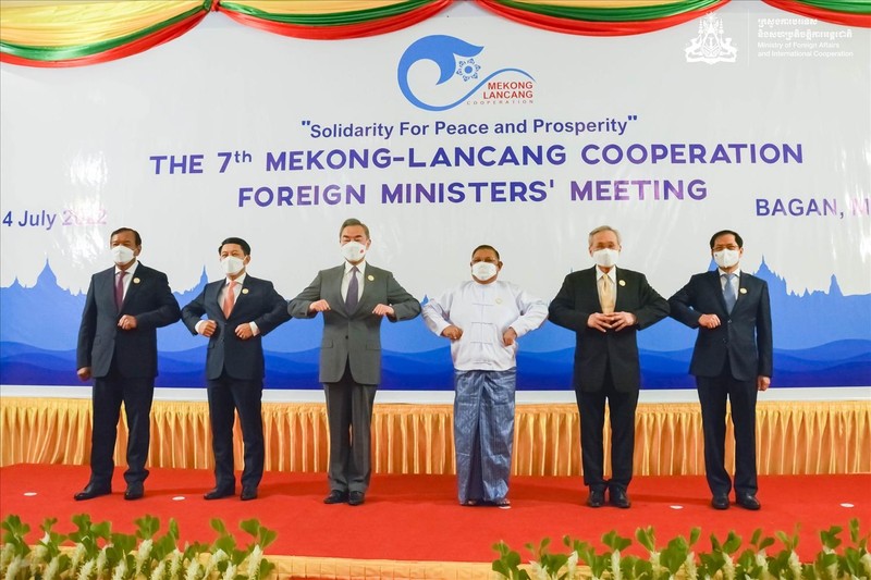 Đầu tháng 7, Hội nghị Bộ trưởng ngoại giao hợp tác Mekong – Lan Thương lần thứ 7 đã diễn ra với sự tham gia của các nước Campuchia, Lào, Myanmar, Thái Lan, Trung Quốc và Việt Nam. Đầu tháng 7, Hội nghị Bộ trưởng ngoại giao hợp tác Mekong – Lan Thương lần thứ 7 đã diễn ra với sự tham gia của các nước Campuchia, Lào, Myanmar, Thái Lan, Trung Quốc và Việt Nam.
