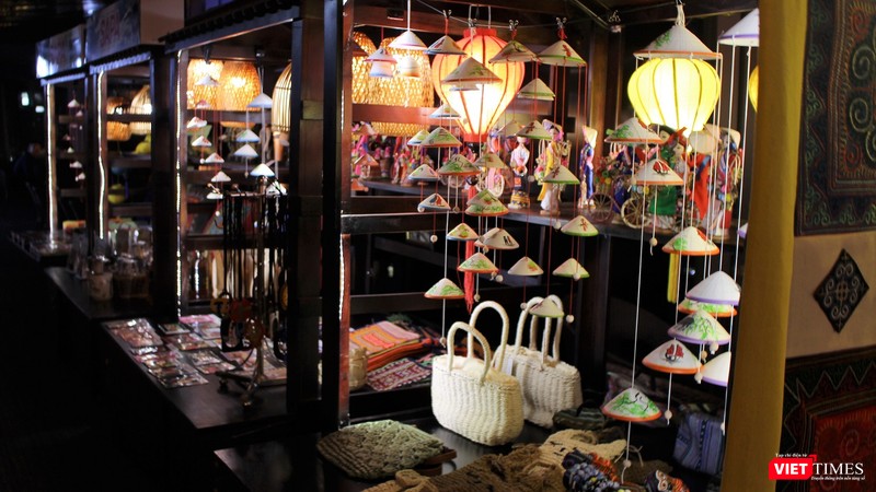 Nơi trưng bày và bán đồ lưu niệm