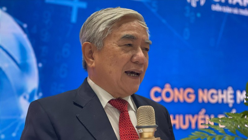 Nguyên Bộ trưởng Bộ Khoa học và Công nghệ Nguyễn Quân chia sẻ quan điểm tại Diễn đàn thành phố thông minh Châu Á tại Việt Nam. Ảnh: Hà An. Quy chuan du lieu quoc gia.jpg