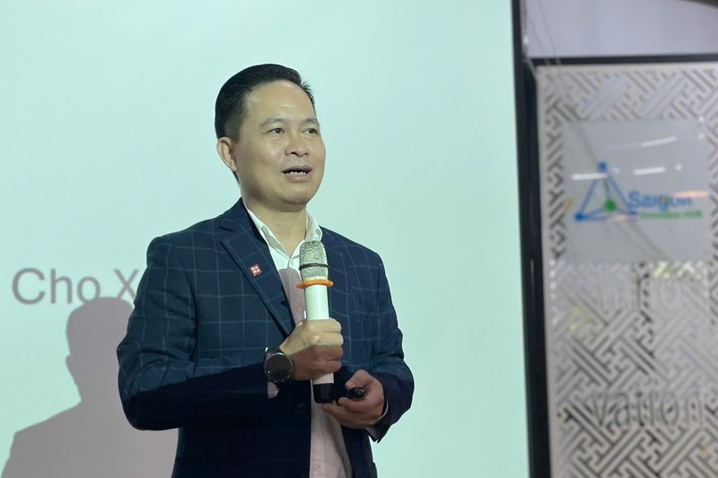 Ông Nguyễn Bá Diệp, đồng sáng lập Momo chia sẻ hành trình 17 năm khởi nghiệp lĩnh vực fintech tại tọa đàm. Ảnh: Hà An. Hanh trinh 17 nam Momo.jpg