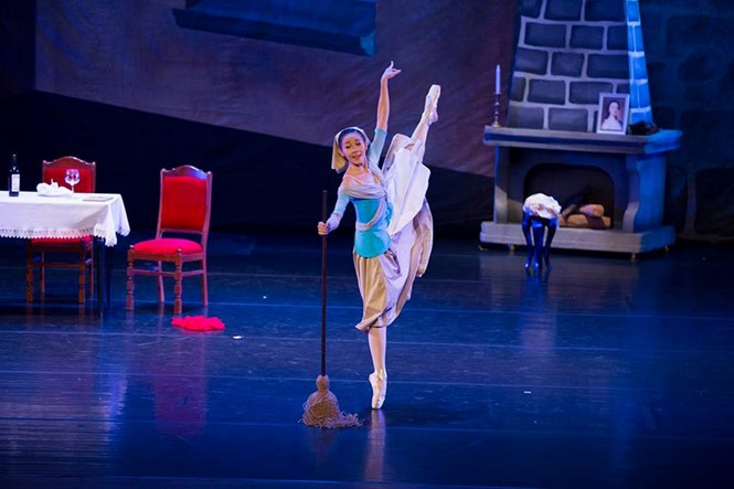 Ballet cũng là "Cô bé Lọ Lem" trong đời sống nghệ thuật? Ballet cũng là "Cô bé Lọ Lem" trong đời sống nghệ thuật?