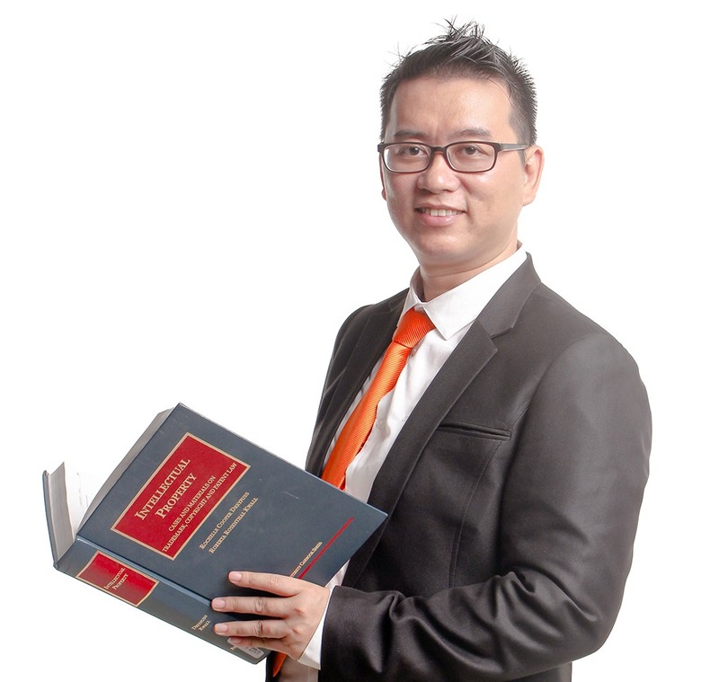 Vụ dâm ô bé gái trong thang máy: đủ yếu tố cấu thành tội phạm ảnh 2 Vụ dâm ô bé gái trong thang máy: đủ yếu tố cấu thành tội phạm ảnh 2