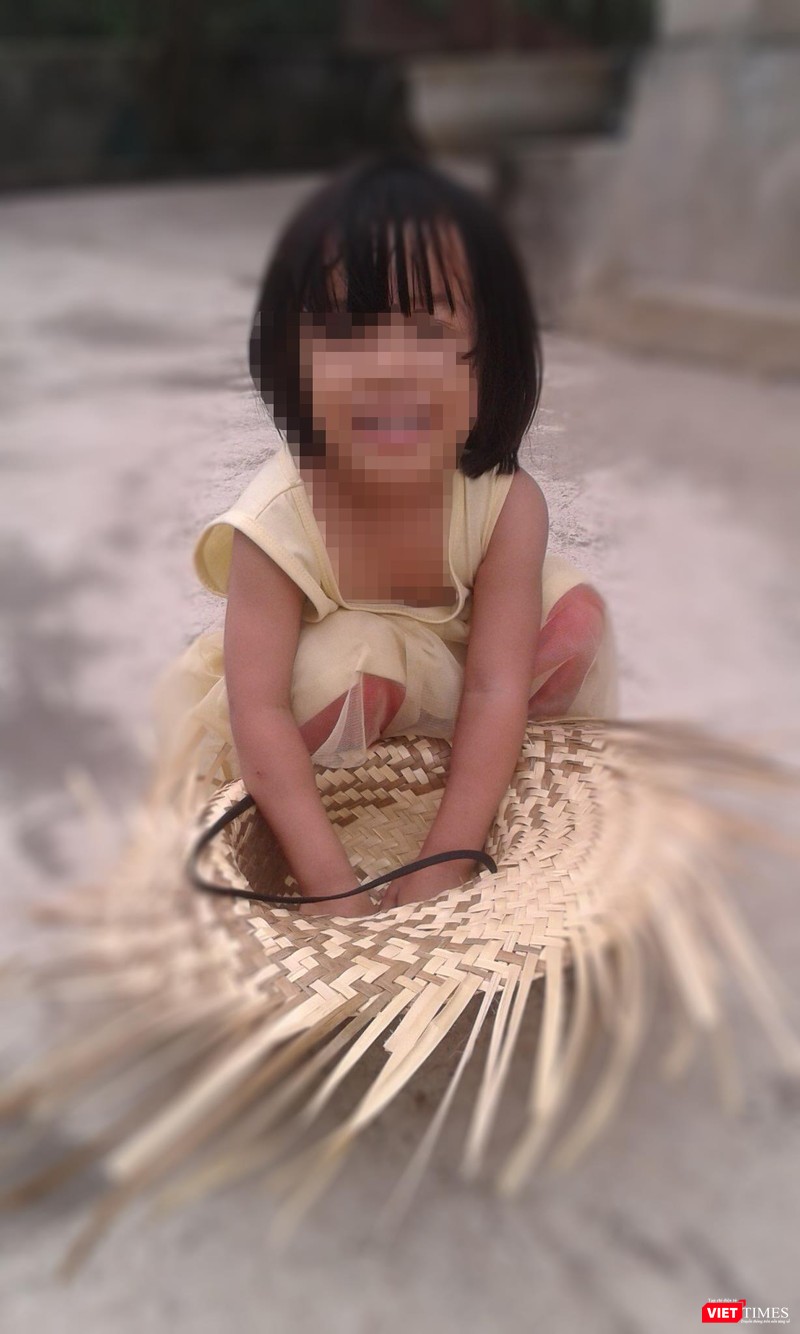 Gia đình bé gái 3 tuổi Phạm Ngọc L đau đớn tiếc nuối vì con gái đã bị cướp mất chuỗi ngày vui vẻ vô tư khỏe mạnh lúc trước Gia đình bé gái 3 tuổi Phạm Ngọc L đau đớn tiếc nuối vì con gái đã bị cướp mất chuỗi ngày vui vẻ vô tư khỏe mạnh lúc trước