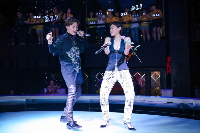 Màn song ca "máu lửa" giữa Ali Hoàng Dương và Thu MInh