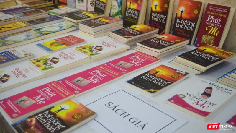 Sách giả, sách lậu đẹp không thua gì sách thật cũng làm khó cho người tiêu dùng sản phẩm văn hóa 