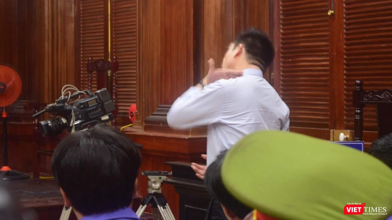 Bác sĩ Chiêm Quốc Thái căng thẳng bức xúc mô tả hành vi truy sát của nhóm giang hồ