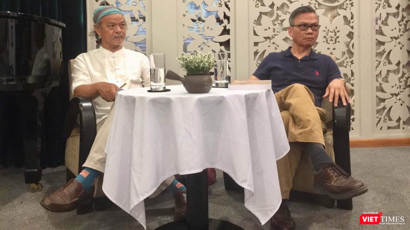 Dẫn chương trình: Nhà thơ - nhà nghiên cứu Inrasara và TS Nguyễn Hữu Liêm Dẫn chương trình: Nhà thơ - nhà nghiên cứu Inrasara và TS Nguyễn Hữu Liêm